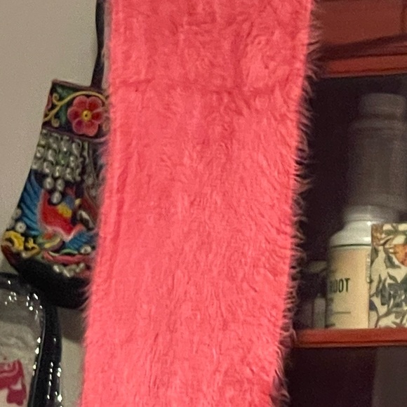Fuzzy faux cashmere scarf long vtg w/fringe super soft acrylic no tags/Flaws - Picture 3 of 3